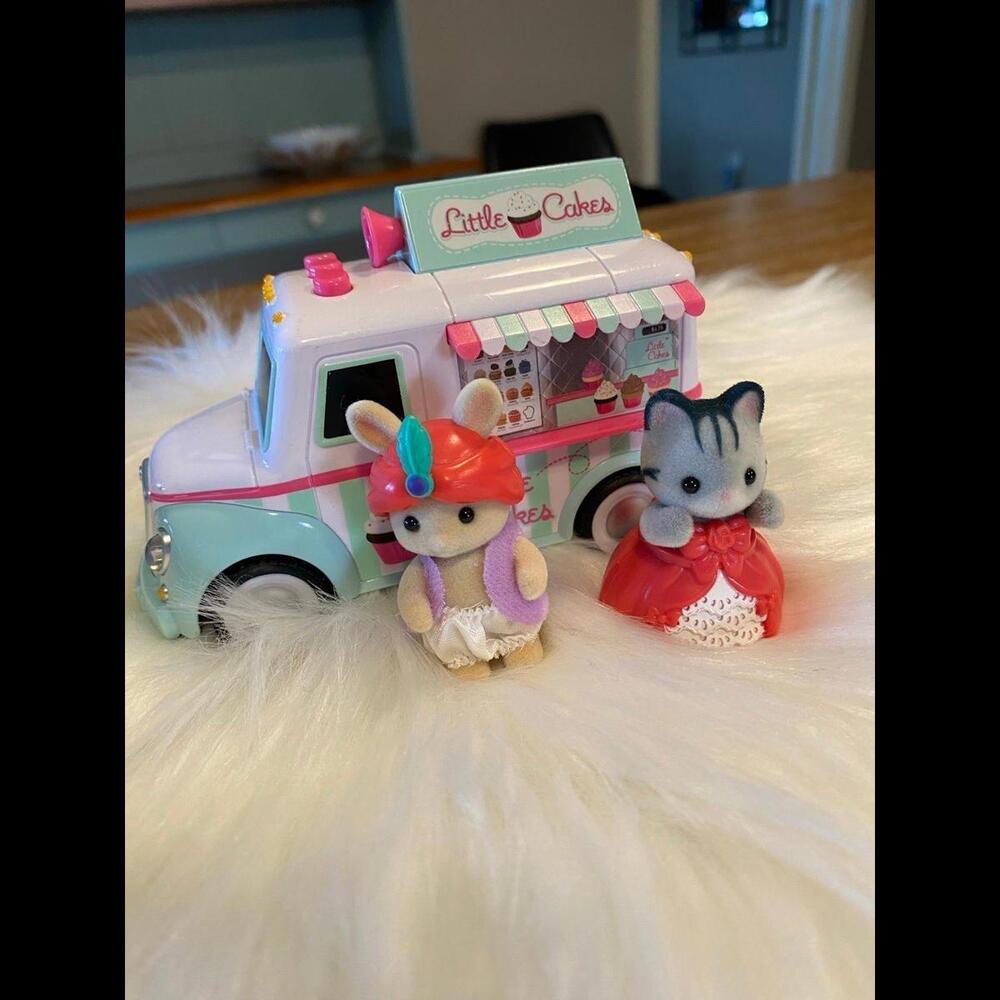 Interactive Mini Vehicle Food Trucks!!New!! Dolls not included - Picture 3 of 9